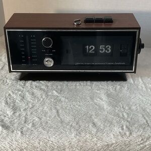 Longines Brown and Black vintage FM AM Radio Clock
